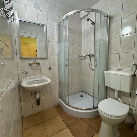 Goscinne Standard אכסניה *